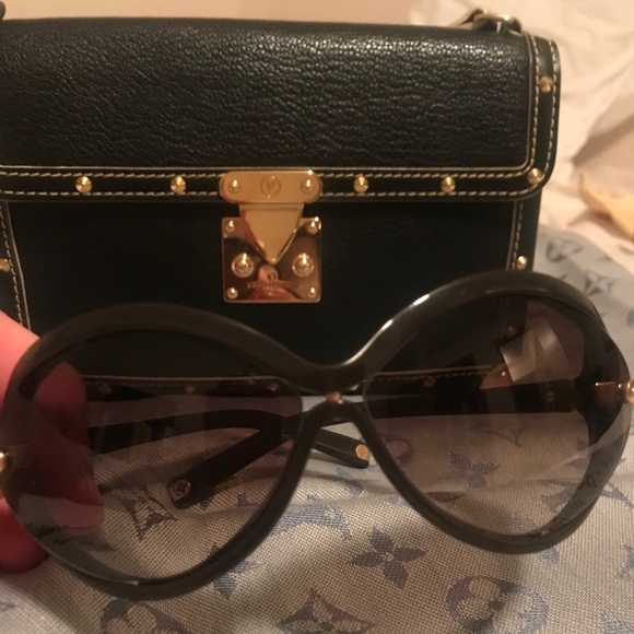 Sunglasses Louis Vuitton - Picture 1 of 15